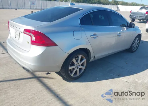 2016 Volvo S60 T5 Drive-E Premier из США, поврежденный, VIN YV126MFK4G2407545